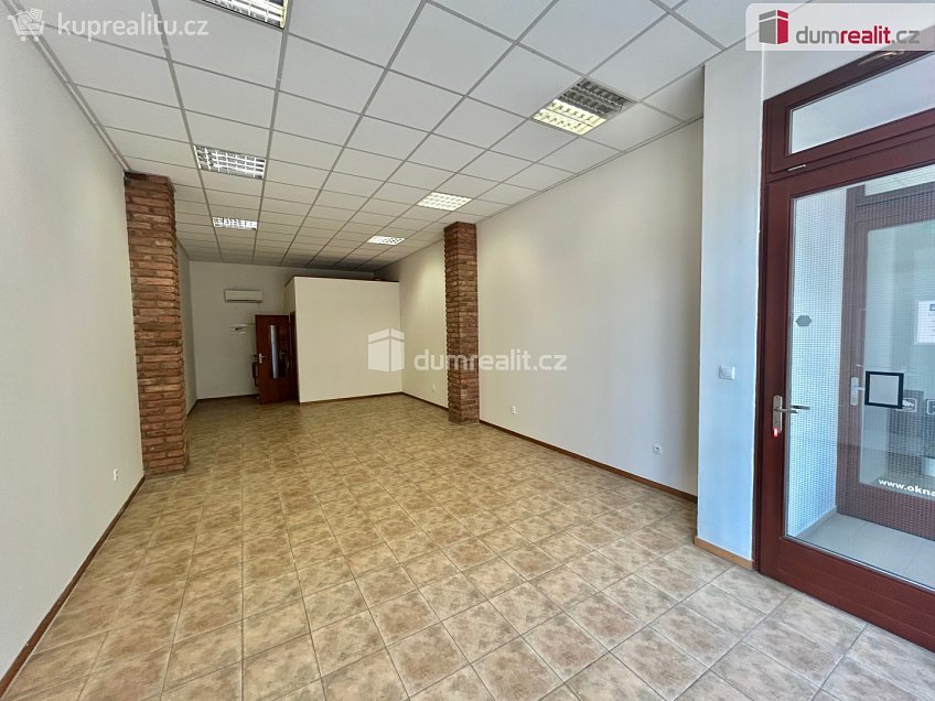 Pronájem  obchodních prostor 50 m^2 Pražská, Kolín 