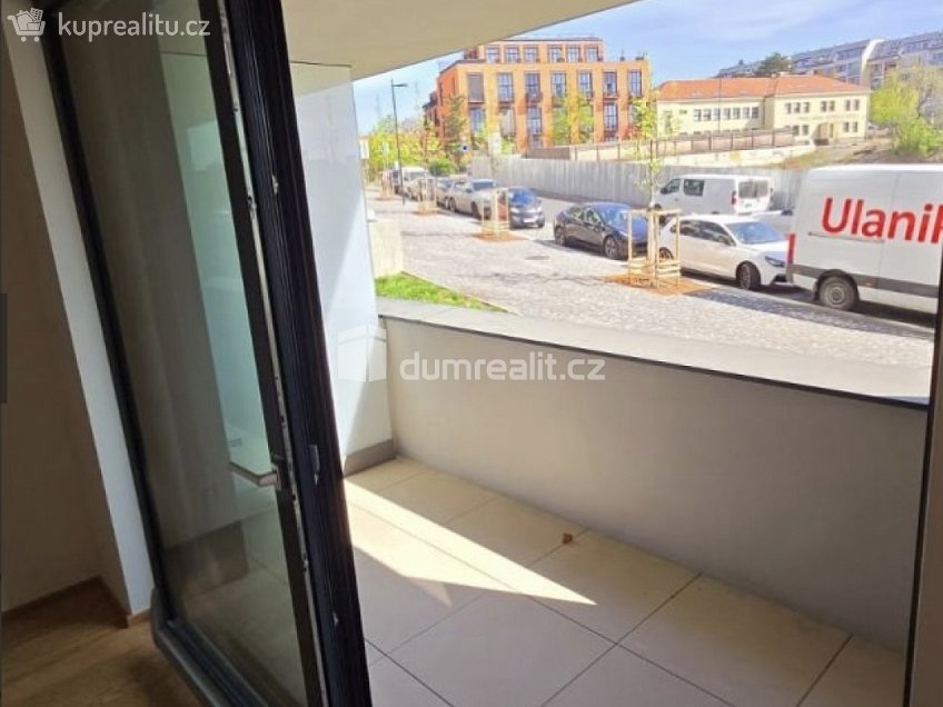 Pronájem  ubytovacího zařízení 52 m^2 Šrámkové, Praha 3 