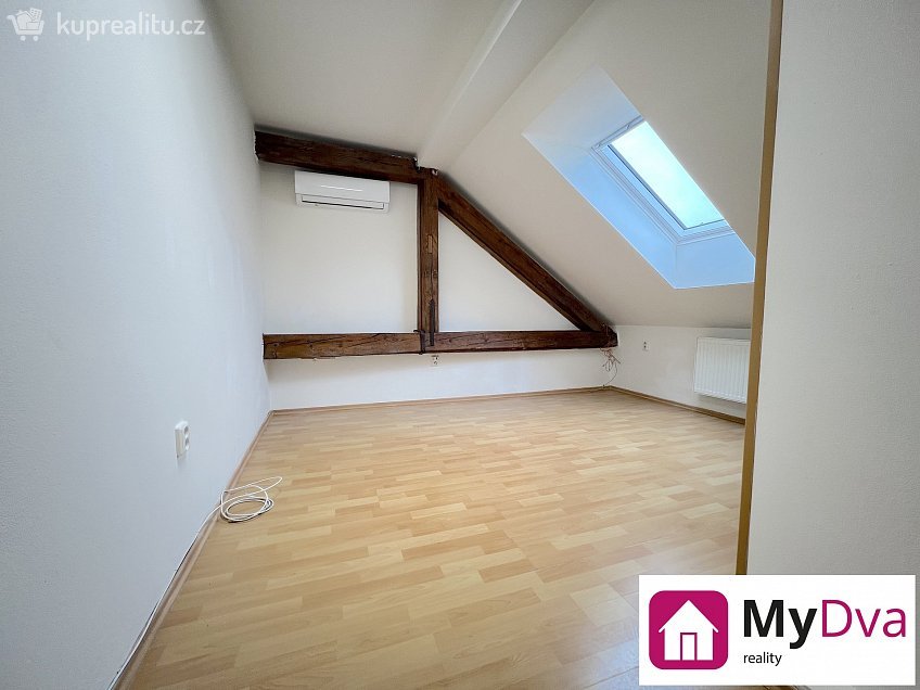 Pronájem bytu 1+1 39 m^2 U Brány, Znojmo 