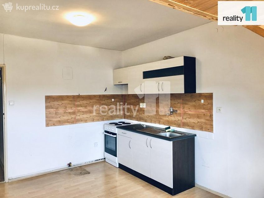 Pronájem bytu 1+1 42 m^2 Vostrovská, Praha 6 