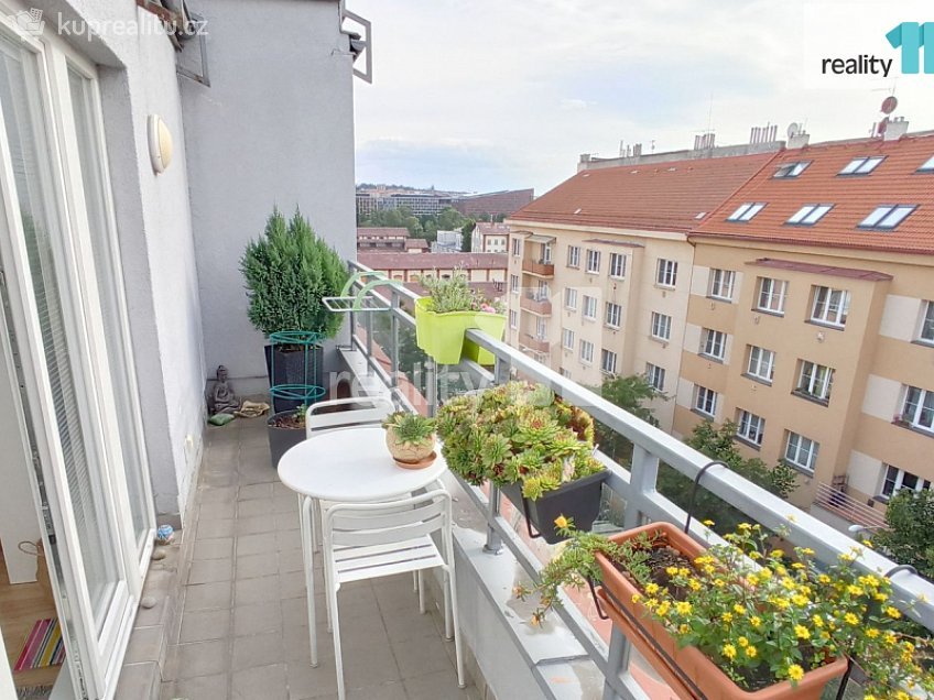 Pronájem bytu 2+kk 77 m^2 Osadní, Praha 7 