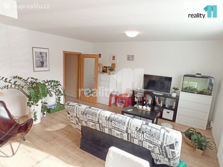 Pronájem bytu 2+kk 77 m^2 Osadní, Praha 7 