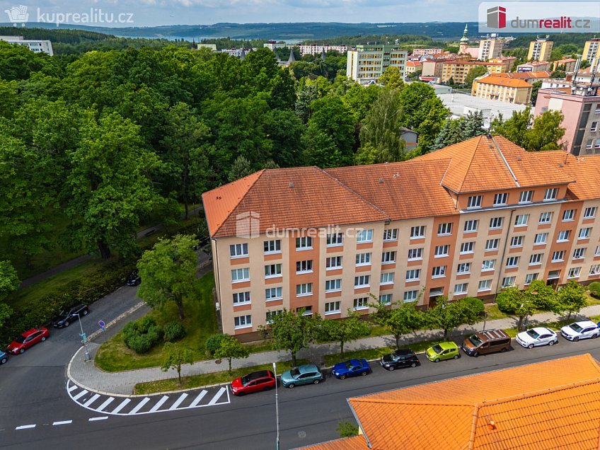 Prodej bytu 3+kk 61 m^2 Jednoty, Sokolov 