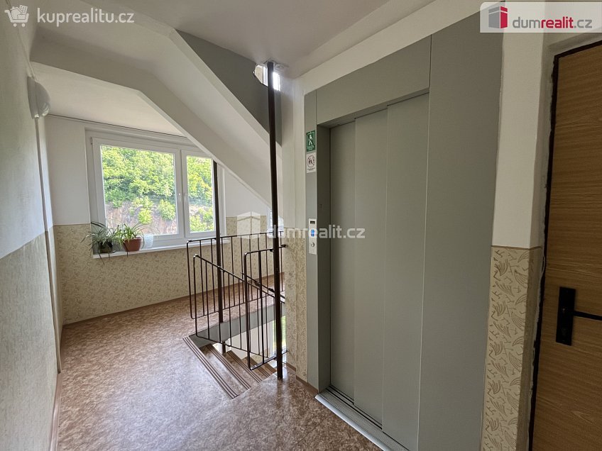 Prodej bytu 3+1 76 m^2 Krajní, Teplice 
