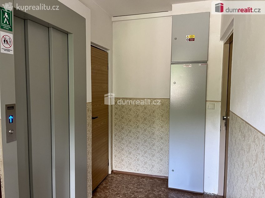 Prodej bytu 3+1 76 m^2 Krajní, Teplice 