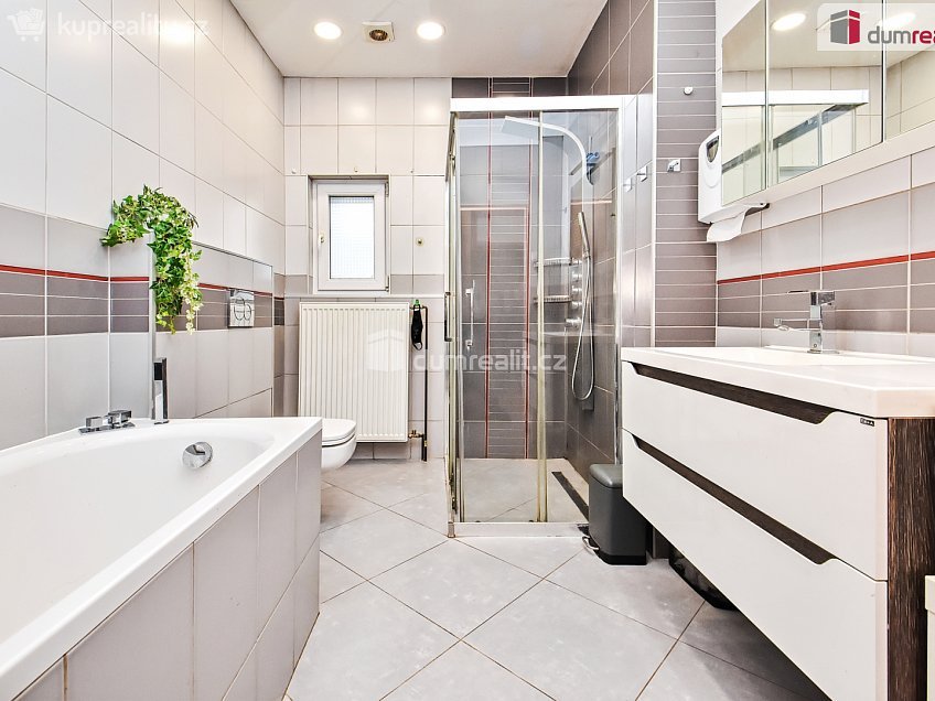 Prodej  rodinného domu 175 m^2 Dominínská, Praha-Slivenec 