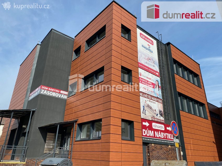 Pronájem  kanceláře 32 m^2 náměstí T. G. Masaryka, Břeclav 