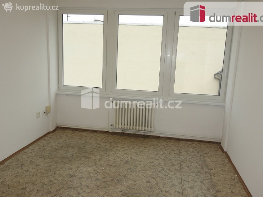 Pronájem  kanceláře 32 m^2 náměstí T. G. Masaryka, Břeclav 