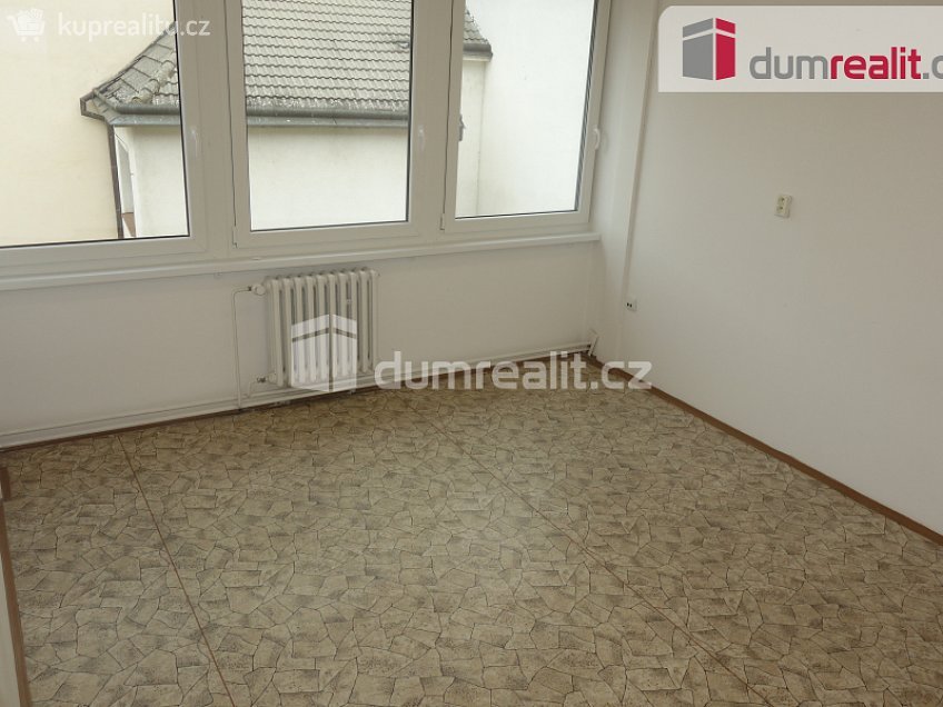 Pronájem  kanceláře 32 m^2 náměstí T. G. Masaryka, Břeclav 