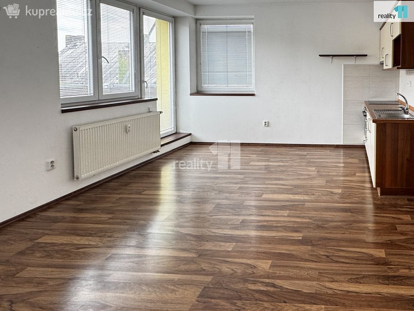 Pronájem bytu 1+kk 33 m^2 Bendova, Plzeň 