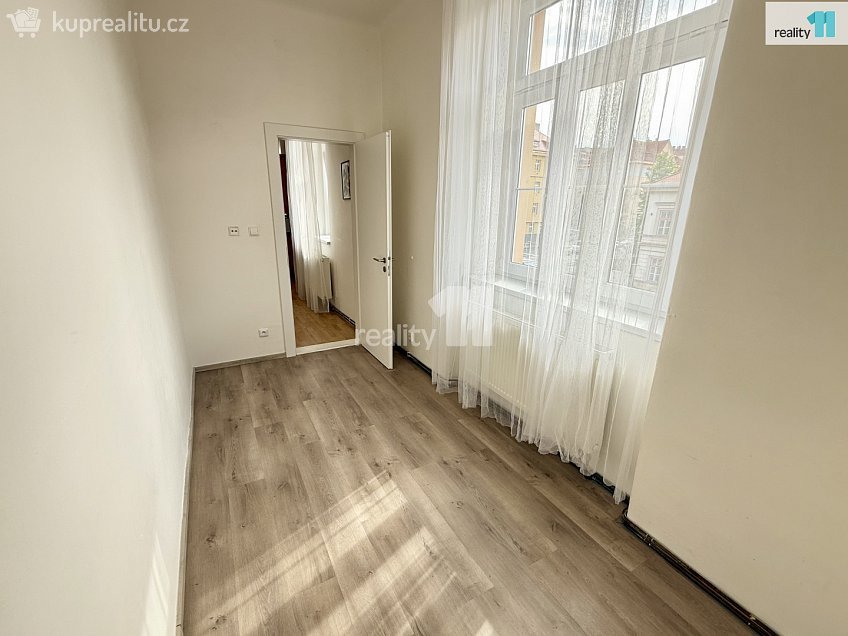 Pronájem bytu 3+kk 56 m^2 Táborská, Praha 4 