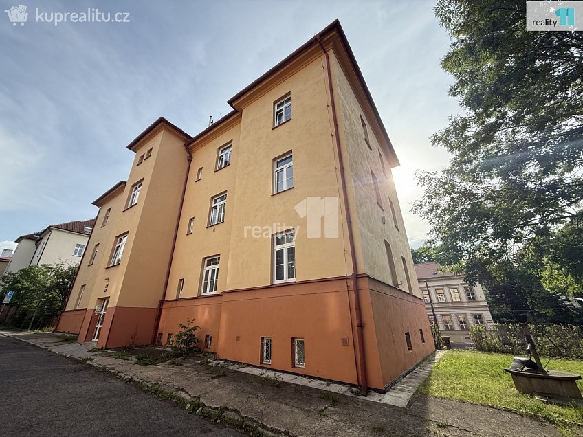 Pronájem bytu 3+kk 56 m^2 Táborská, Praha 4 