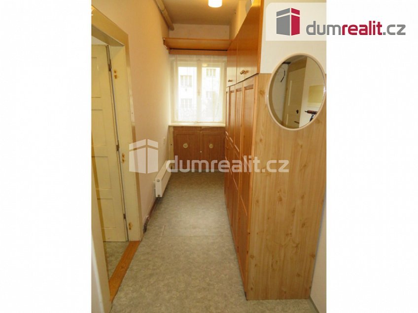 Pronájem bytu 2+kk 55 m^2 N. A. Někrasova, Praha 6 