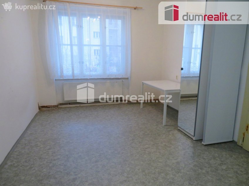 Pronájem bytu 2+kk 55 m^2 N. A. Někrasova, Praha 6 