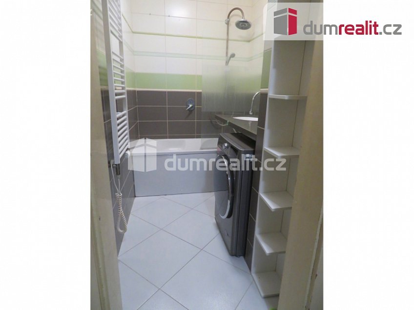 Pronájem bytu 2+kk 55 m^2 N. A. Někrasova, Praha 6 