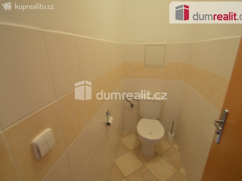 Pronájem bytu 2+kk 67 m^2 Názovská, Praha 10 