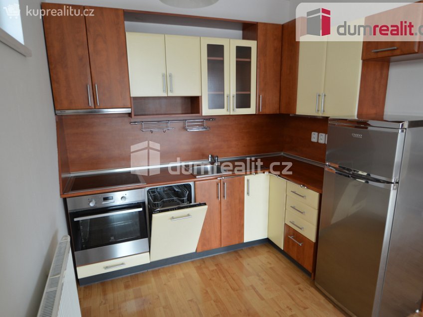 Pronájem bytu 2+kk 67 m^2 Názovská, Praha 10 