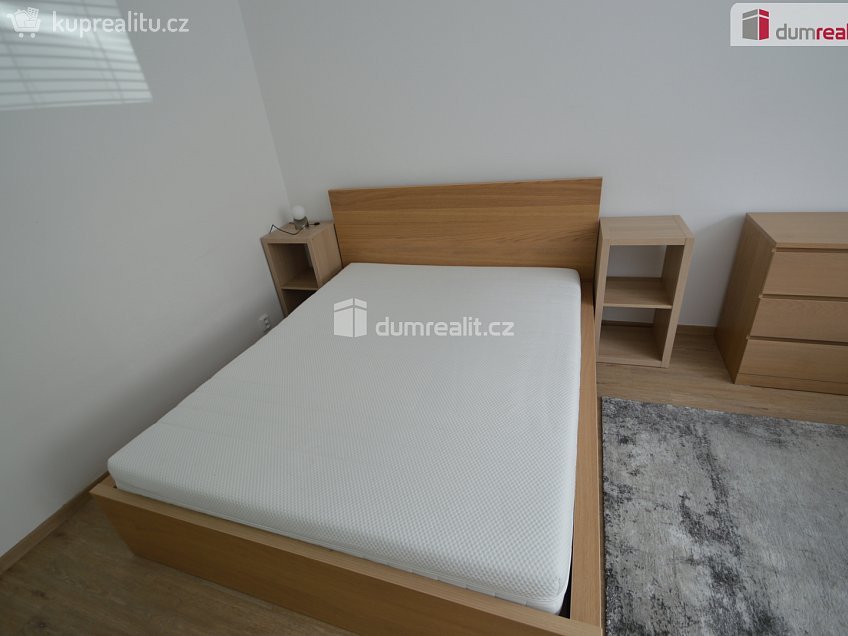 Pronájem bytu 1+1 35 m^2 Podhorská, Praha 5 