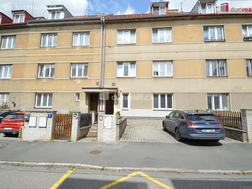 Pronájem bytu 1+1 35 m^2 Podhorská, Praha 5 