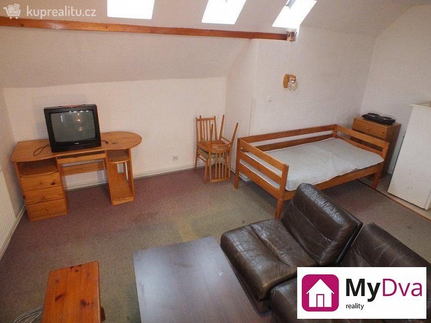 Pronájem bytu 1+kk 32 m^2 Staré Město, Znojmo 
