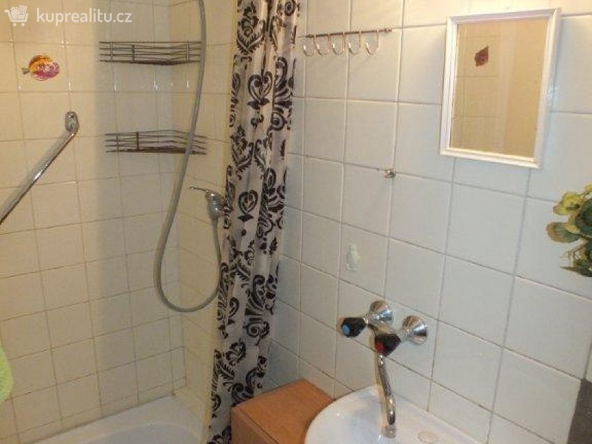 Pronájem bytu 1+kk 32 m^2 Staré Město, Znojmo 