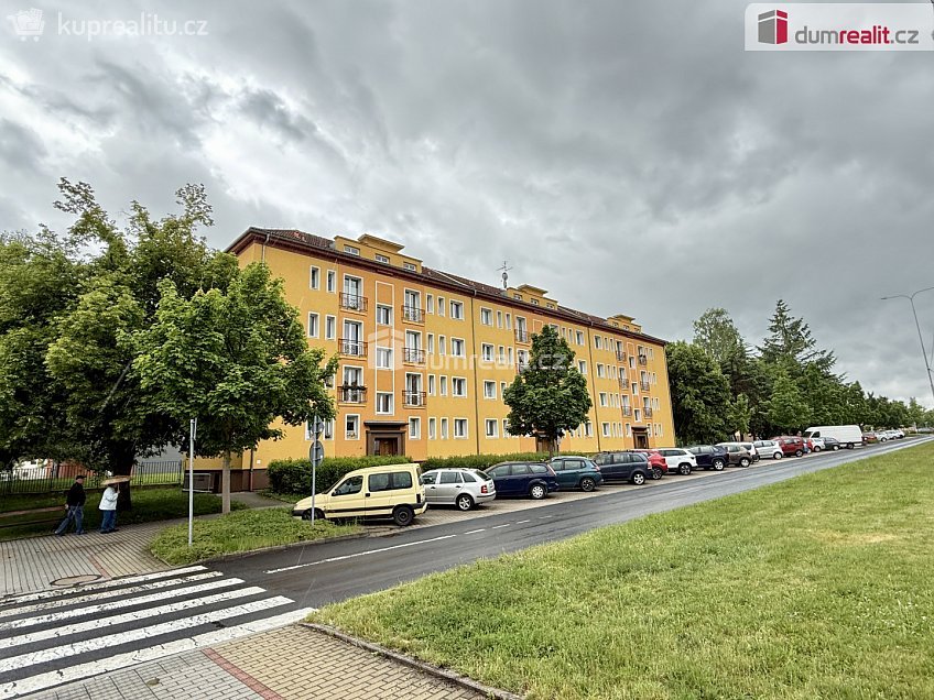 Prodej bytu 2+1 65 m^2 Ostrov, Ostrov 