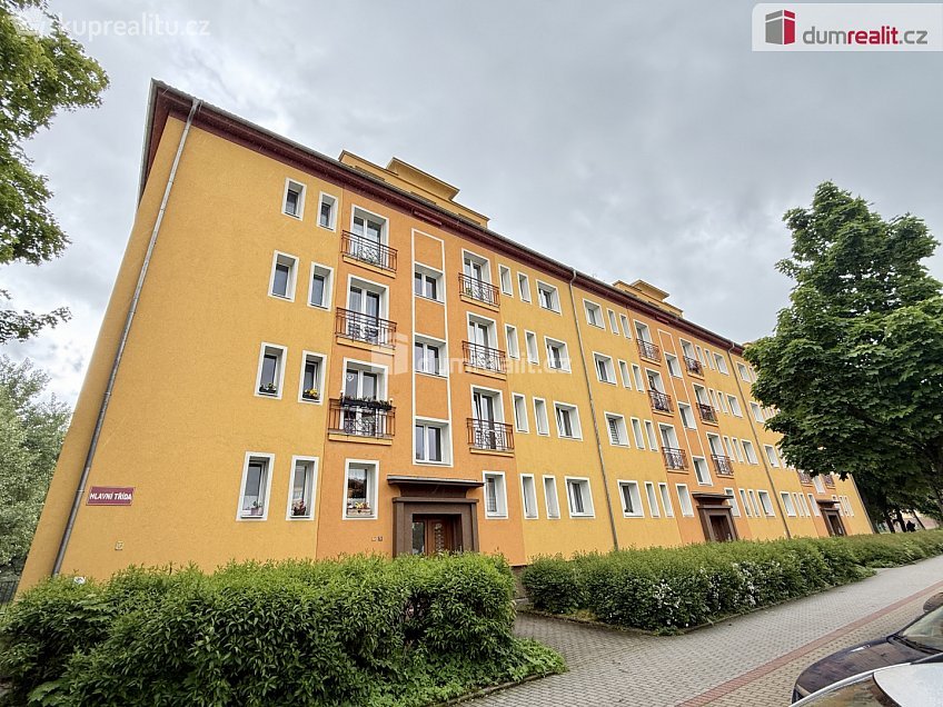 Prodej bytu 2+1 65 m^2 Ostrov, Ostrov 