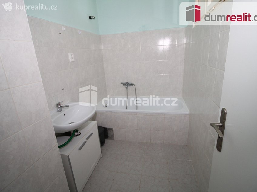 Pronájem bytu 2+1 65 m^2 Ruská, Mariánské Lázně 