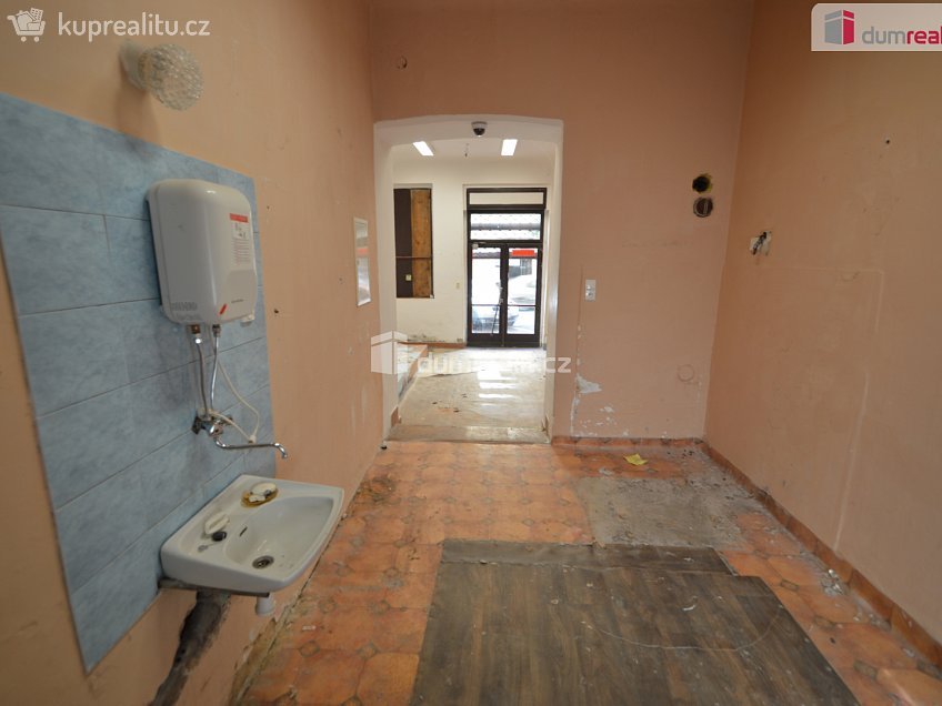 Pronájem  obchodních prostor 40 m^2 Řipská, Praha 3 