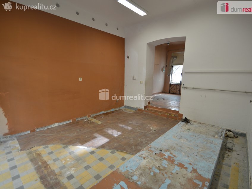 Pronájem  obchodních prostor 40 m^2 Řipská, Praha 3 