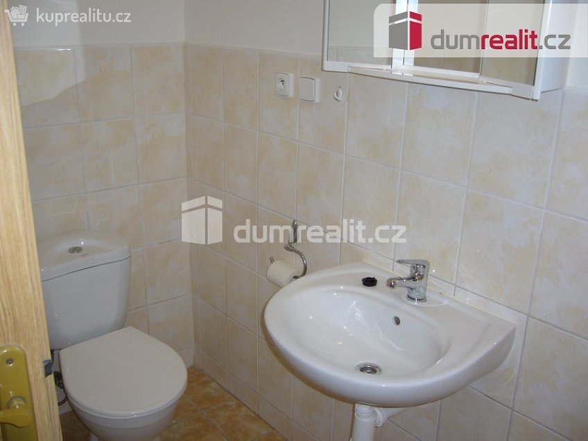 Pronájem bytu 2+kk 46 m^2 Křížová, Děčín 