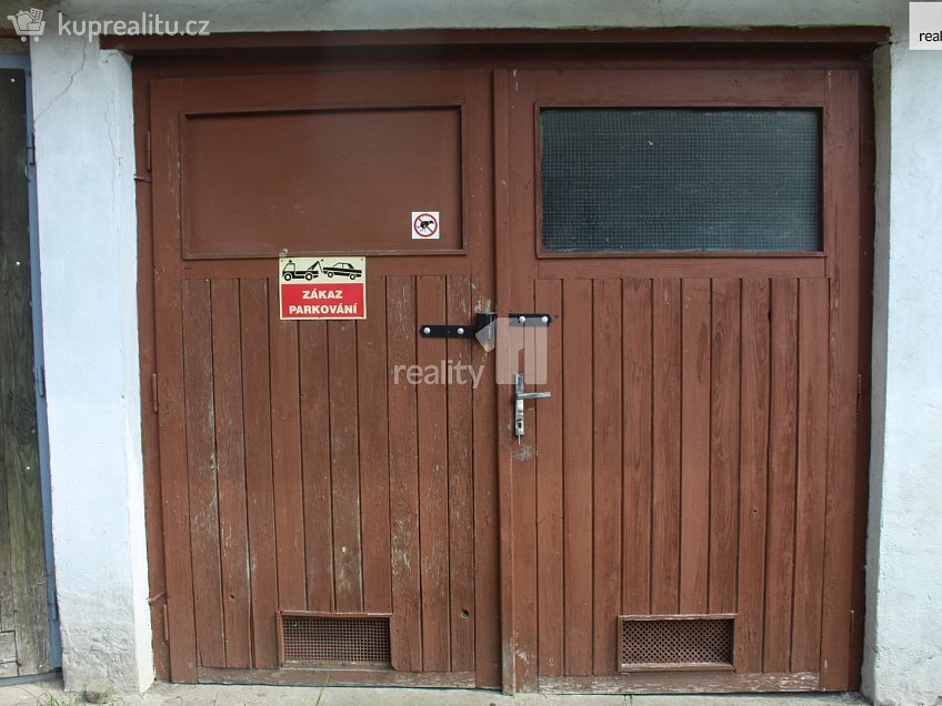 Pronájem  garáže 17 m^2 V Pískovně, Ústí nad Labem 