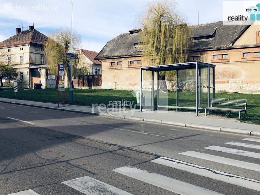 Pronájem bytu 1+kk 26 m^2 Drnovská, Praha 6 