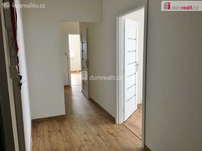 Prodej bytu 3+1 78 m^2 Högerova, Praha 5 