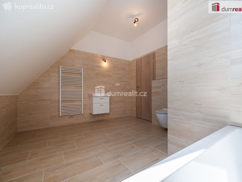 Prodej  rodinného domu 187 m^2 Husova, Suchdol nad Lužnicí 