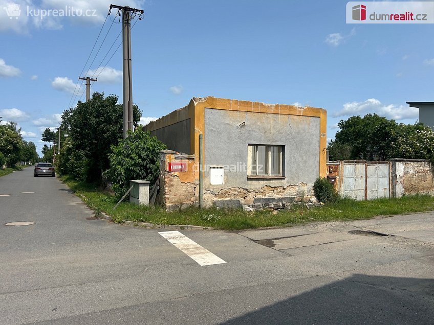 Prodej  rodinného domu 722 m^2 V Dubinách, Jirny 
