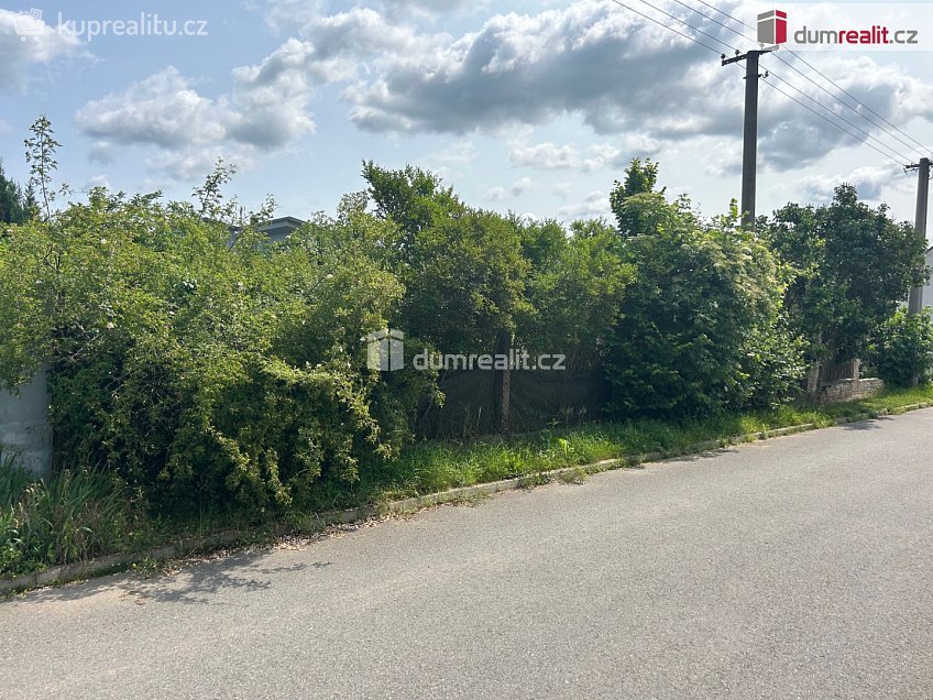 Prodej  rodinného domu 722 m^2 V Dubinách, Jirny 