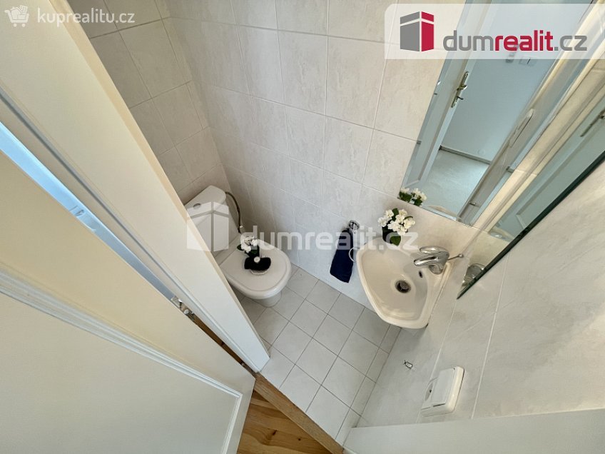 Prodej bytu 3+kk 85 m^2 Husinecká, Praha 3 