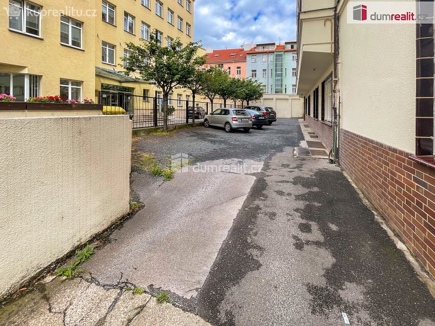 Prodej bytu 3+kk 85 m^2 Husinecká, Praha 3 