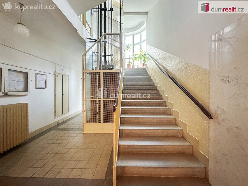 Prodej bytu 3+kk 85 m^2 Husinecká, Praha 3 
