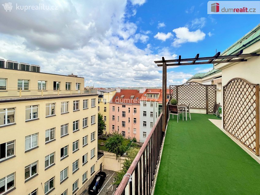 Prodej bytu 3+kk 85 m^2 Husinecká, Praha 3 