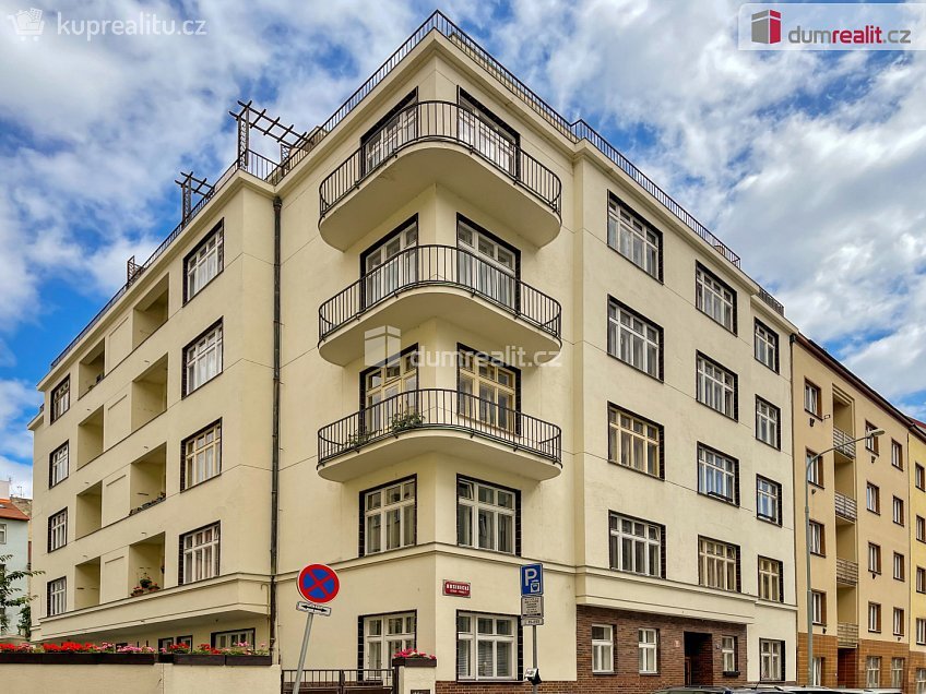 Prodej bytu 3+kk 85 m^2 Husinecká, Praha 3 