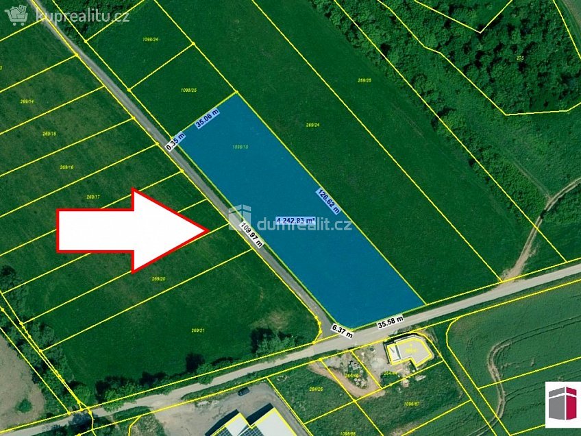Prodej  stavebního pozemku 4194 m^2 Úsilné, Úsilné 