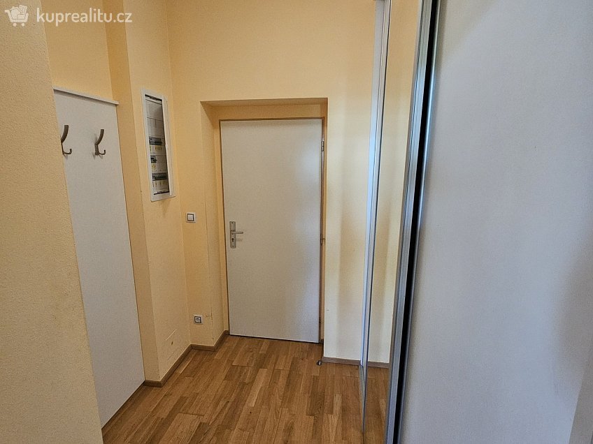 Prodej bytu 1+kk 37 m^2 Poštovní 734, Mariánské Lázně 