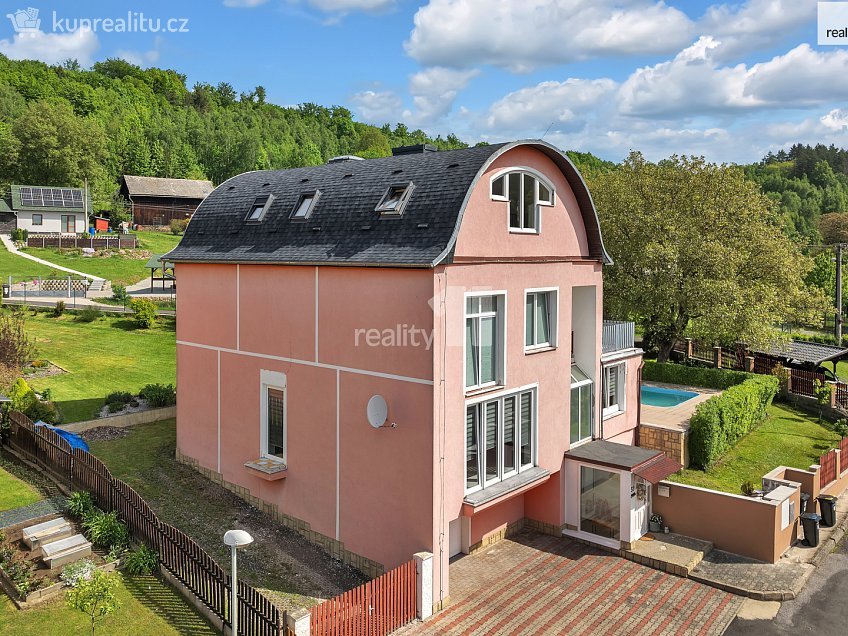 Prodej  rodinného domu 396 m^2 Pod Vrchem, Děčín 