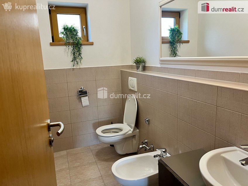 Prodej  rodinného domu 156 m^2 Ostrov, Ostrov 