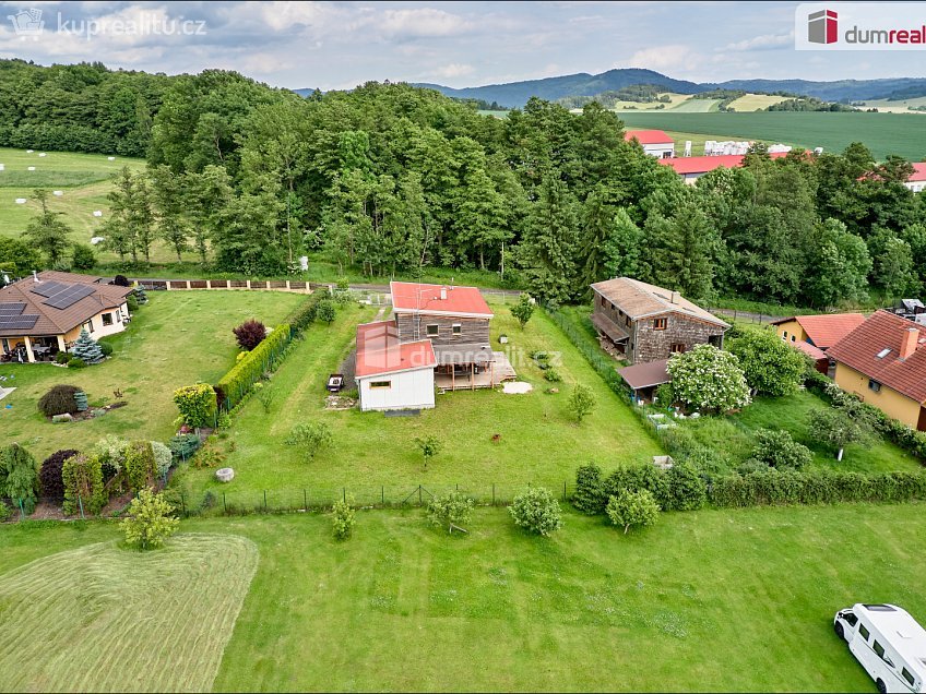 Prodej  rodinného domu 156 m^2 Ostrov, Ostrov 