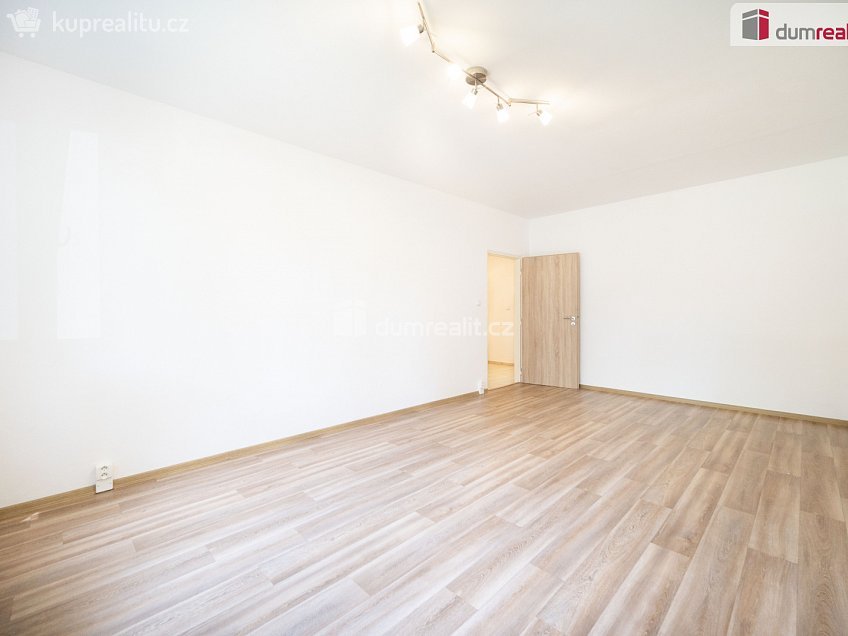 Pronájem bytu 2+1 62 m^2 Dobrovodská, České Budějovice 