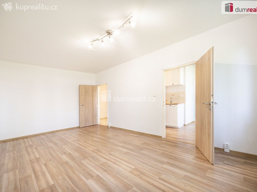 Pronájem bytu 2+1 62 m^2 Dobrovodská, České Budějovice 