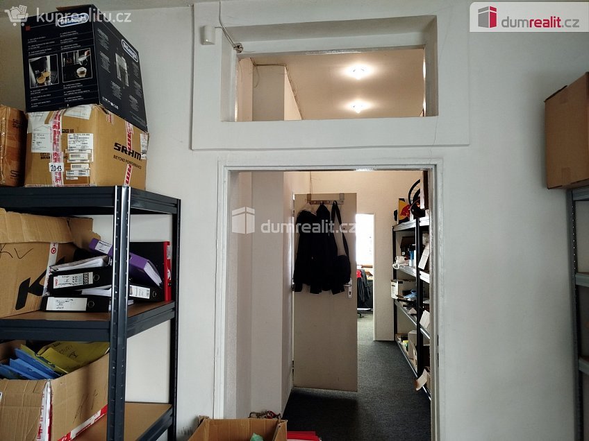 Pronájem  obchodních prostor 50 m^2 Vítězná, Karlovy Vary 